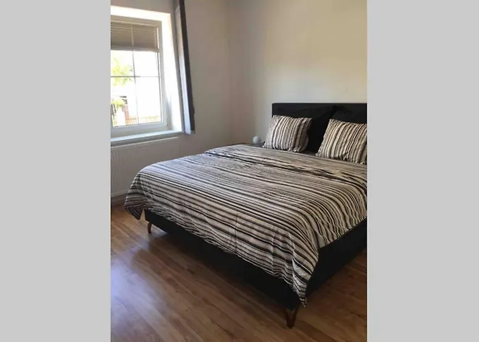 Haus Mit 3 Schlafzimmer Und Garten