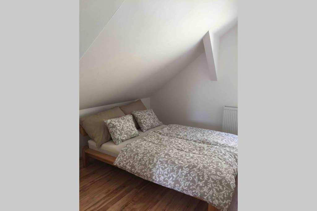 Haus Mit 3 Schlafzimmer Und Garten * Amstetten